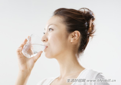 把握喝水的5大黄金时间,促进代谢保健康!